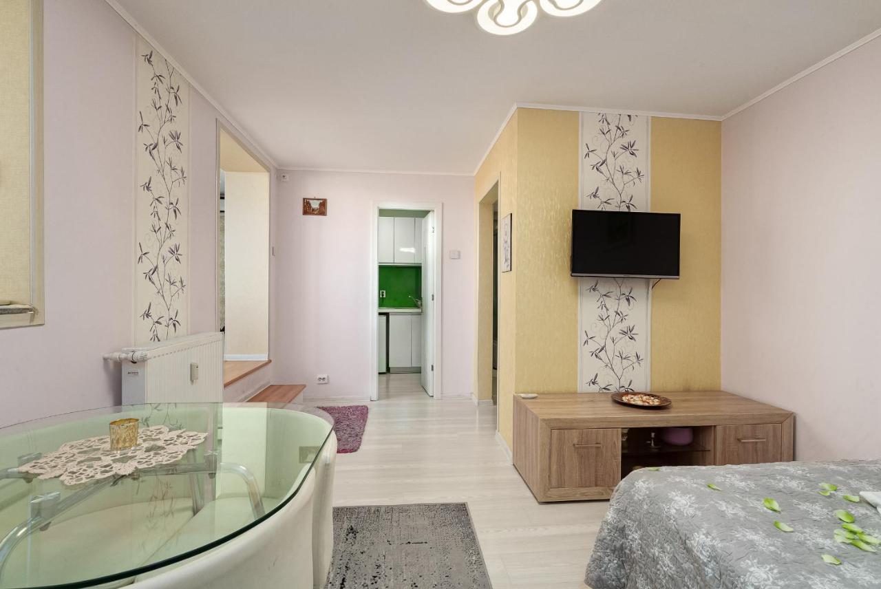 Stone Gate Apartment #1 Bukareszt Zewnętrze zdjęcie